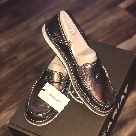 ariat cruiser metallic bronze